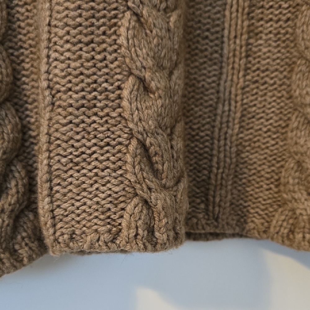 Old Navy V-Neck Cable Knit Sweater - Light Brown/Tan. Size XS - Picture 13 of 14